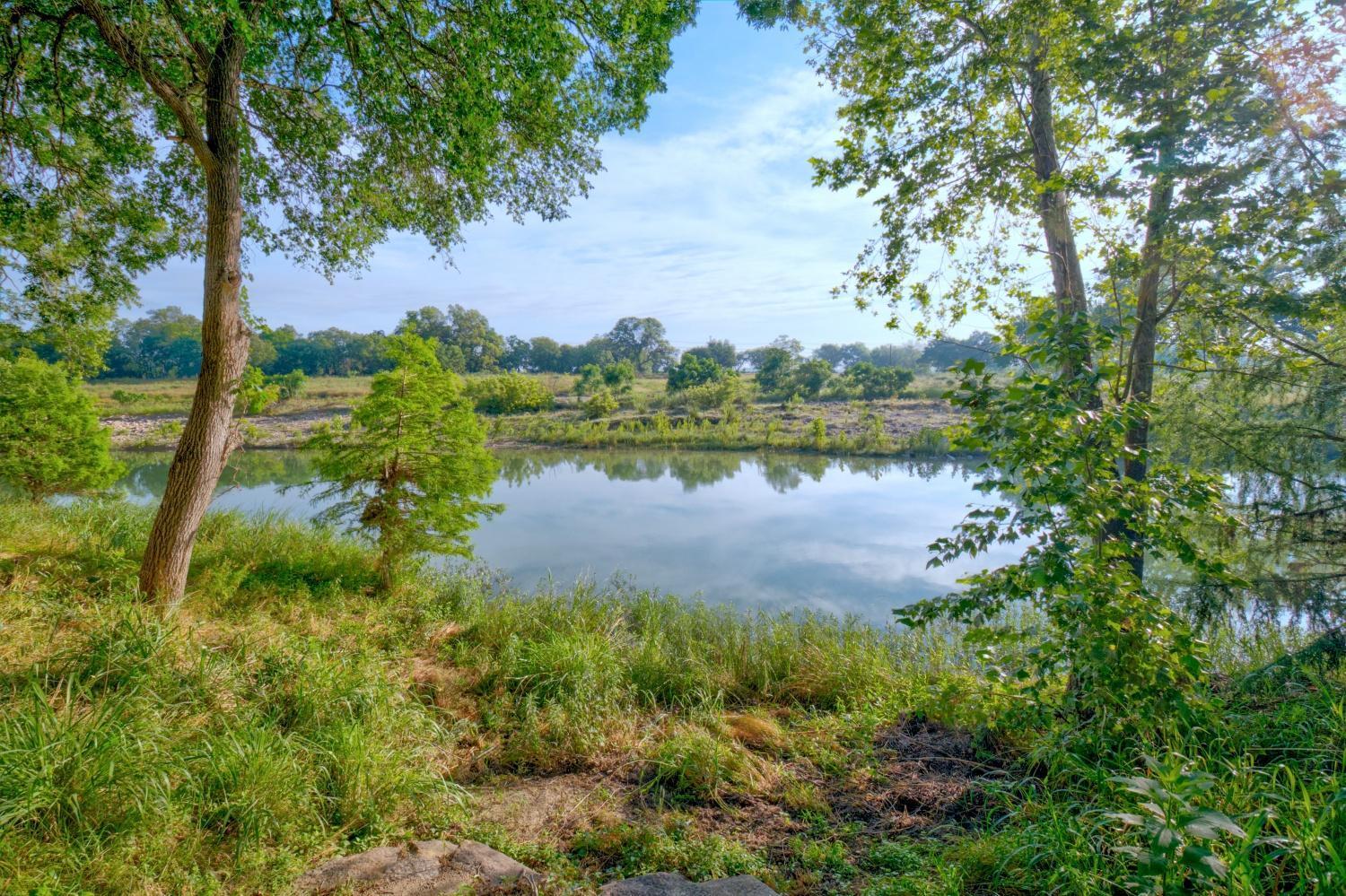 The Camp Blanco By Lodgewell - Riverfront Retreat 2 Homes, Bunk House, Game Room & More Exterior photo